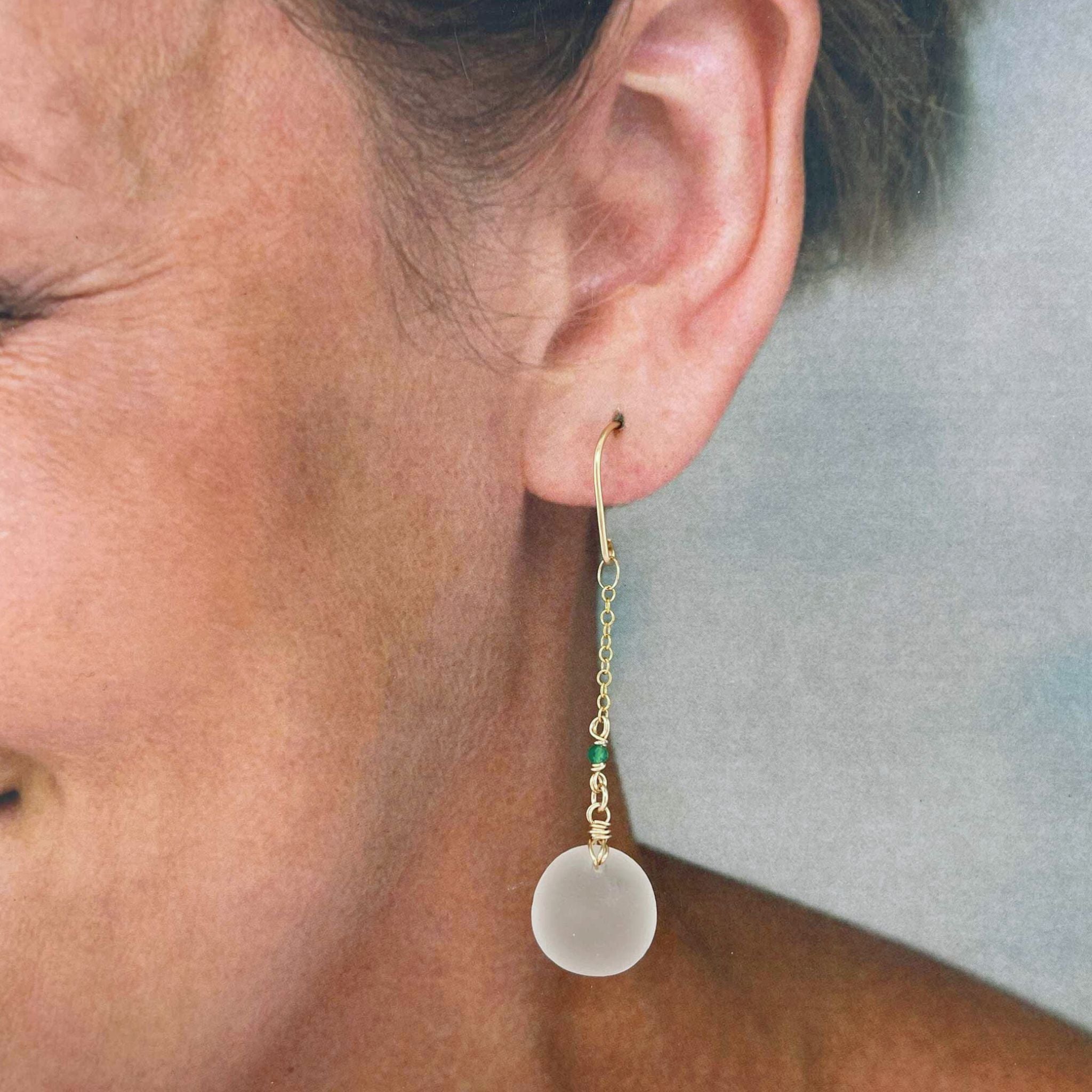 chandelier chain earrings gold

